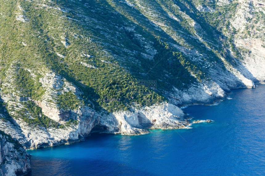 夏季海岸线景观希腊Zakynthos纳瓦吉奥湾附近图片