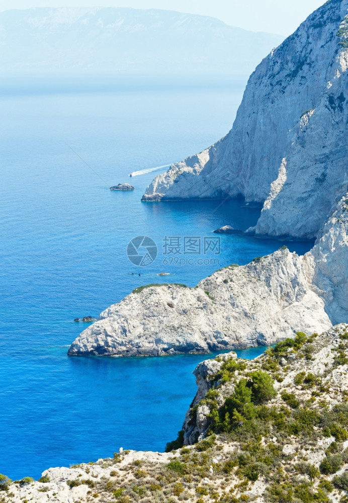 夏季海岸线景观希腊Zakynthos纳瓦吉奥湾附近图片