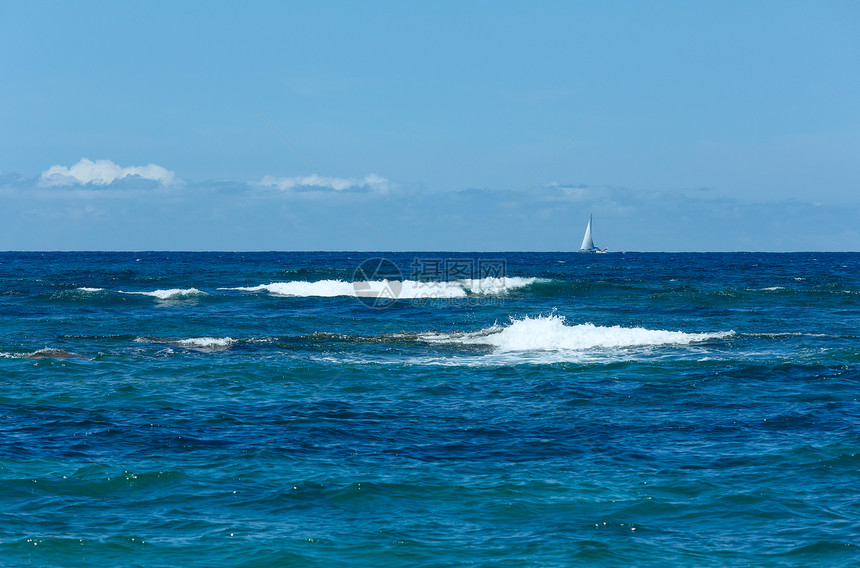 海滩希腊莱夫卡达爱奥尼亚海的平面和夏季景航行员图片