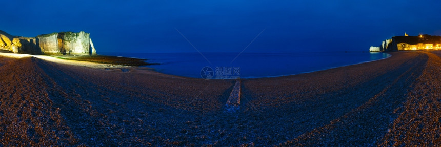 2014年3月法国海岸观察夜间全景图片