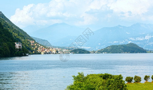 Como湖意大利夏季海岸风景图片