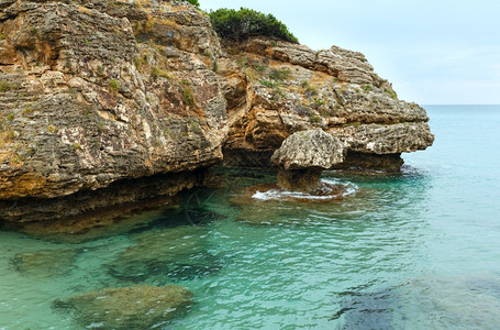 从波多佐罗海滩查看夏季岸观察希腊扎克尼奥斯爱亚海背景图片