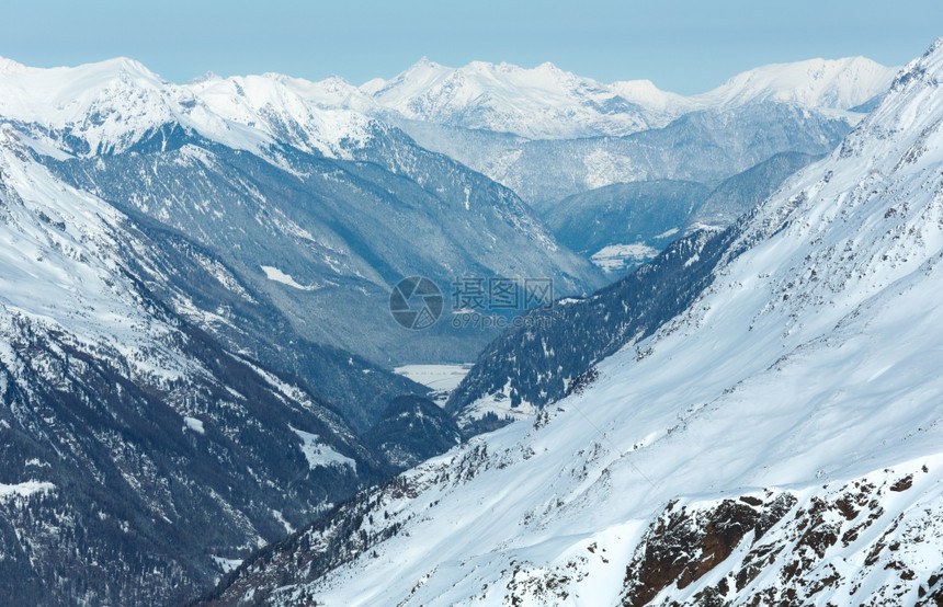 冬多洛米顿山地景观滑雪度假胜地奥贝古尔赫蒂罗奥地利图片