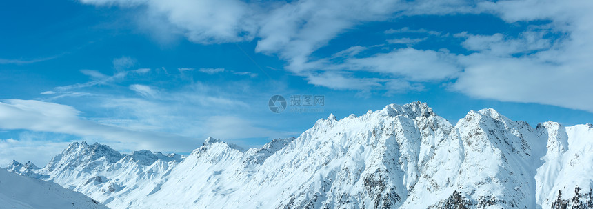 清晨冬日西尔弗雷塔阿尔卑斯山风景奥地利蒂罗尔西尔弗雷塔塞尔巴恩滑雪场全景图片