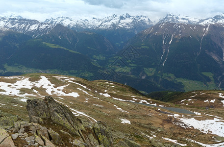 Bettmeralp山瑞士夏季风景顶峰湖面小图片