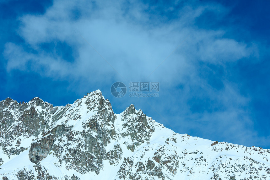 冬天早上奥地利蒂罗尔阿卑斯山风景图片