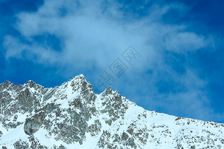 冬天早上奥地利蒂罗尔阿卑斯山风景图片