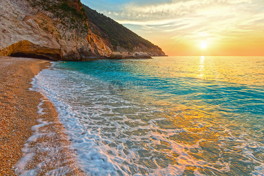 海日落Myrtos海滩风景希腊Kefalonia爱奥尼亚海图片