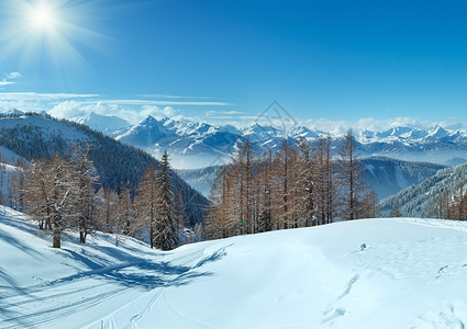 Dachstein山群和滑雪场附近的温冬林奥地利高清图片