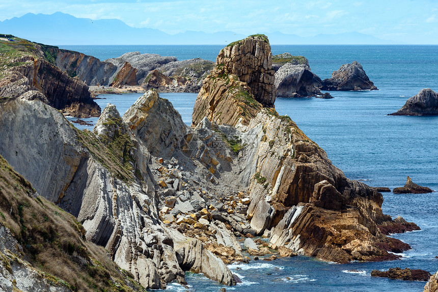 PortioBeach附近大西洋海岩石岸线皮亚拉戈斯坎塔布里亚西班牙图片