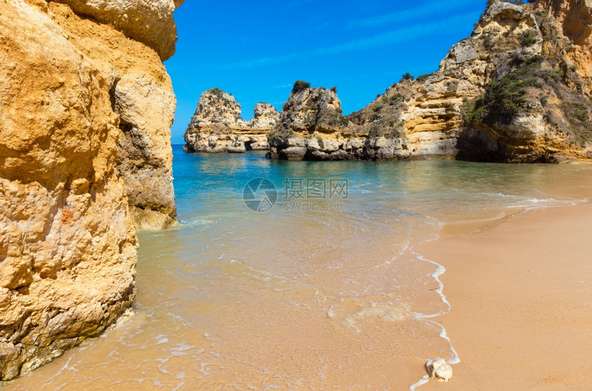PontadaPiedade夏季海岸葡萄牙阿尔加韦拉各斯镇海岸线沿的岩石形成群图片