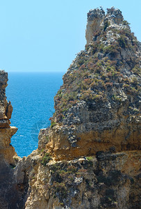 夏季大西洋岩石海岸风景葡萄牙阿尔加夫图片