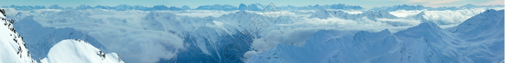 上午冬天多洛米顿山地景观奥利提罗尔全景高清图片