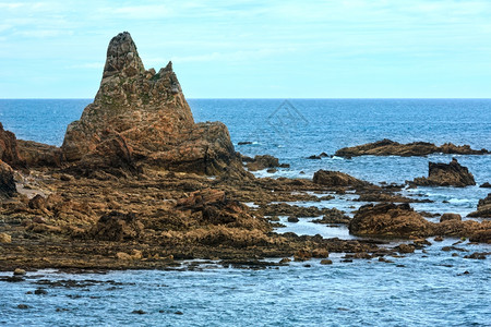 夏季大西洋比斯凯湾海岸图片