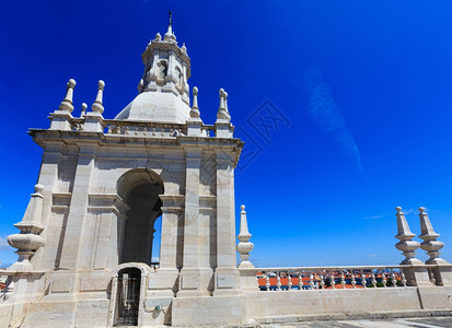 圣文森特墙外的修道院或葡萄牙里斯本圣维森特德福拉教堂伊格莱西亚图片