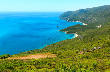 葡萄牙Setubal自然公园Arrabida夏季海岸景观图片