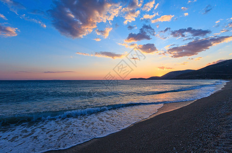 阿尔巴尼亚语美丽的夏季海日落风景阿尔巴尼亚博什的海滩背景