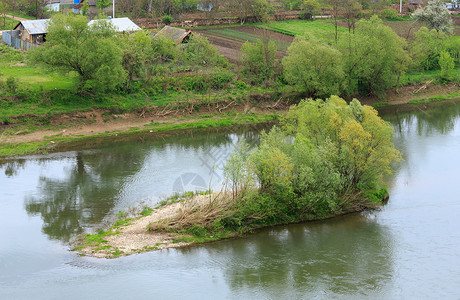 南乌斯特Dnister河和村庄的顶端景色UstechkoTernopil地区乌克兰欧洲背景