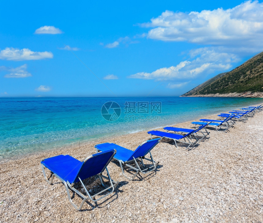 夏季早晨带防晒霜的海滩阿尔巴尼亚两针缝合图象图片