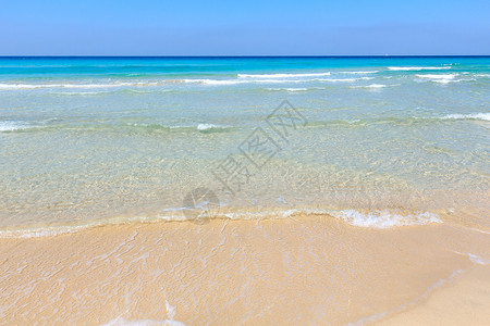 美丽的海浪和沙滩背景图片