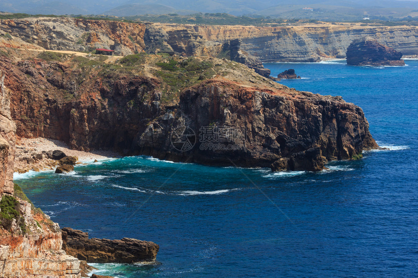 夏季大西洋岩石海岸观AljezurAlgarve西部CostaVicentina葡萄牙图片