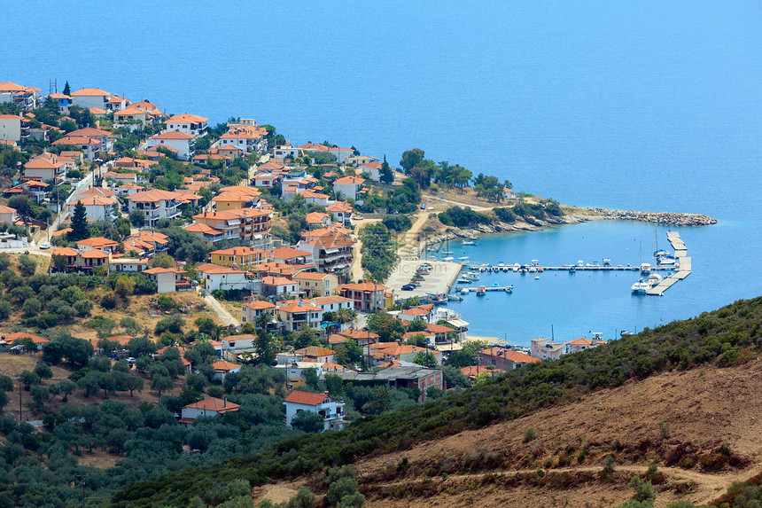 夏季爱琴海岸最顶端的景象海岸上Pyrgadikia村希腊SithoniaHalkidiki图片