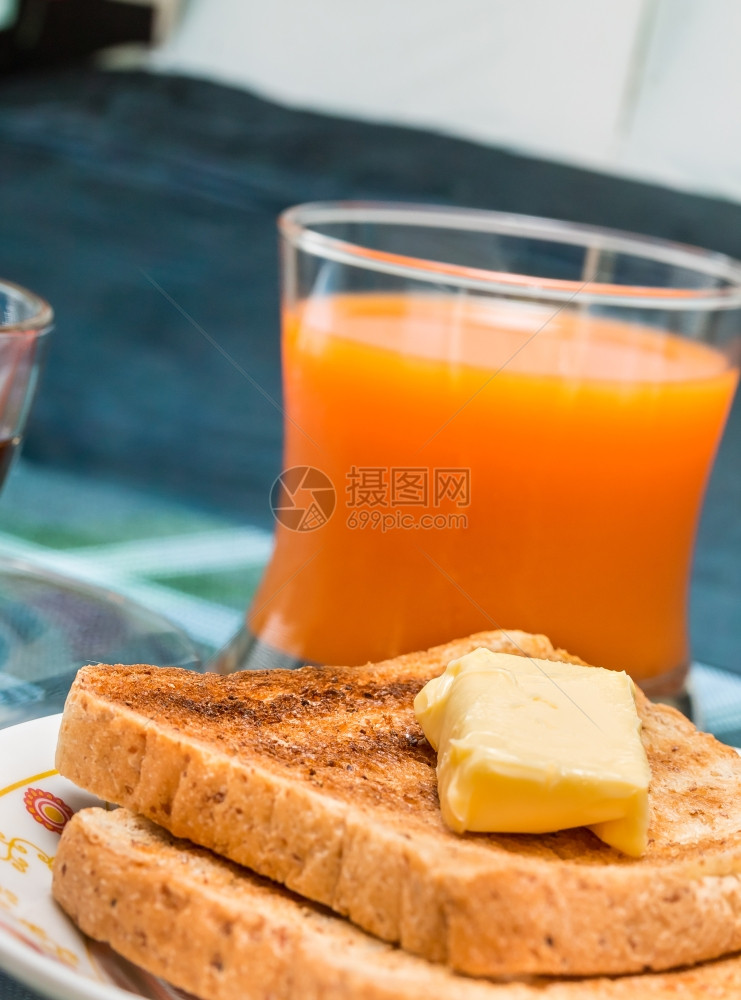 早餐黄油吐司意思是早饭和零食图片