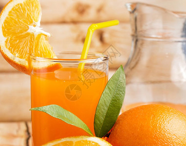 新鲜橙汁代表健康饮食和水果图片