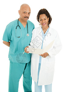 男和女非裔美国人的医生孤立在白色图片