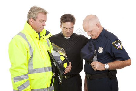 消防员警察一起祈祷白纸字孤立图片