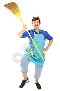 充满激情的女佣带着她扫帚行进渴望清洁全身被隔离图片
