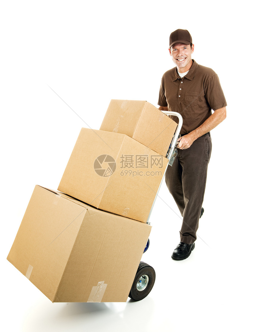 友好送货员或搬运工把一堆箱子推到卡车上全身被隔绝图片