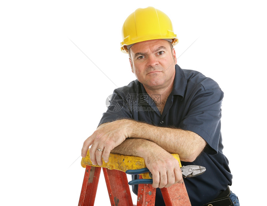 在梯子上工作的建筑人不快乐满意孤立在白色上图片