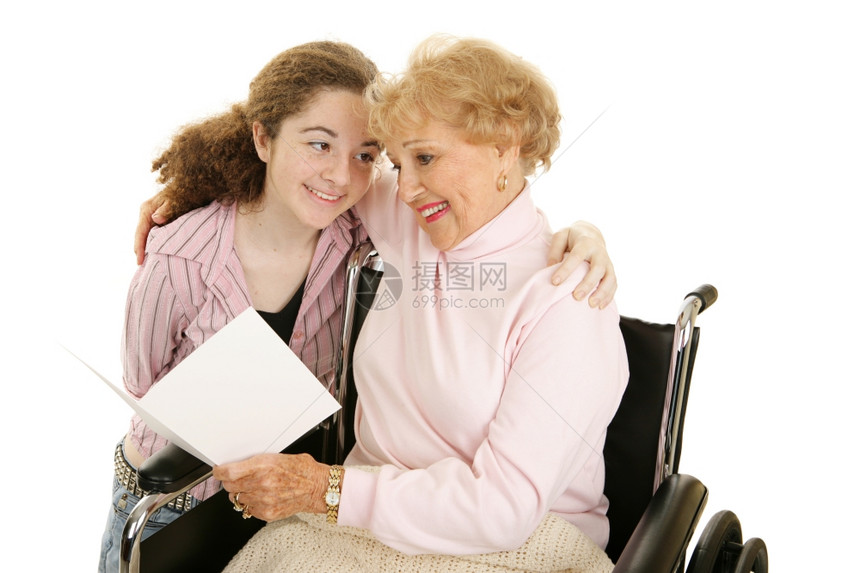 祖母和少女一起看水井卡或母亲日孤立的白纸牌图片