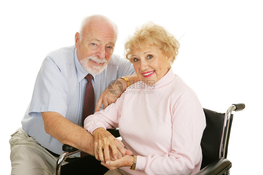 有吸引力的老年夫妇妻子坐在轮椅上白着被孤立图片