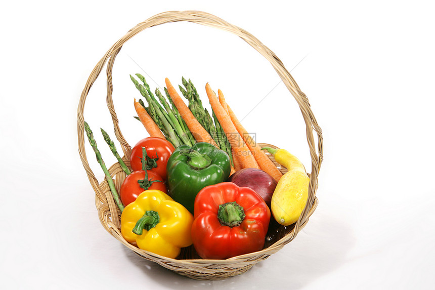 丰盛的新鲜蔬菜收成白色背景图片