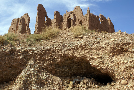 摩洛哥山丘上的casbah废墟图片