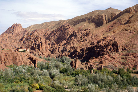 摩洛哥山区的峡谷和casbah图片