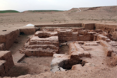 古代城市埃布拉的泥土房屋废墟图片