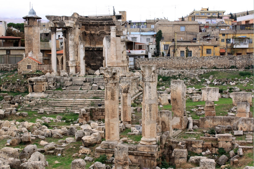 黎巴嫩Baalbeck旧罗马寺庙的废墟图片