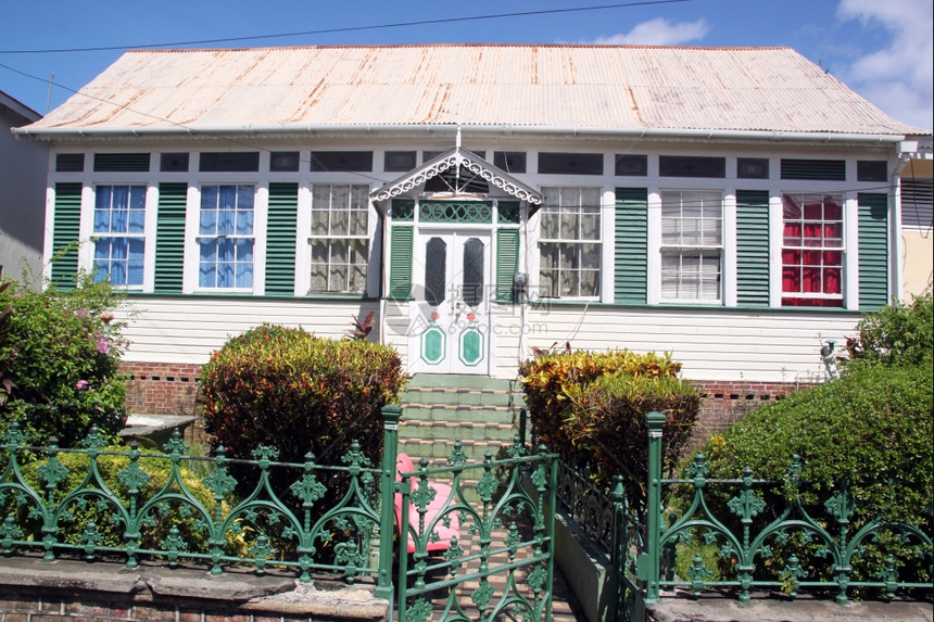 格林纳达加勒比岛上的旧英国老房子图片