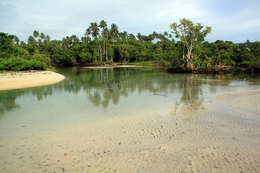 萨摩亚乌波卢岛河流低潮图片