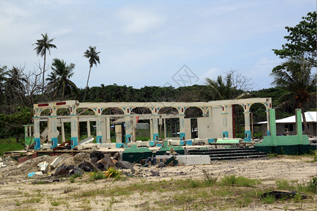 亚马逊河流域萨摩亚乌波卢岛Tsunanamy后大建筑的废墟背景