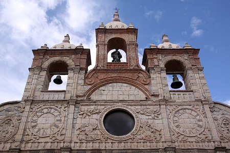厄瓜多尔里奥班巴广场顶石教堂高清图片