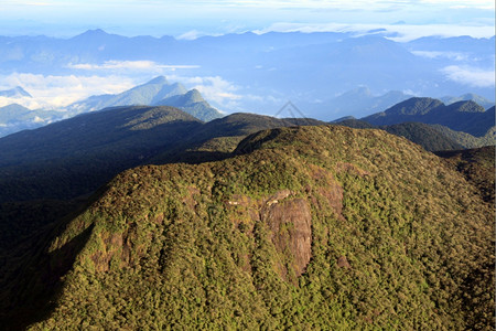 斯里兰卡亚当山峰丘的景象图片