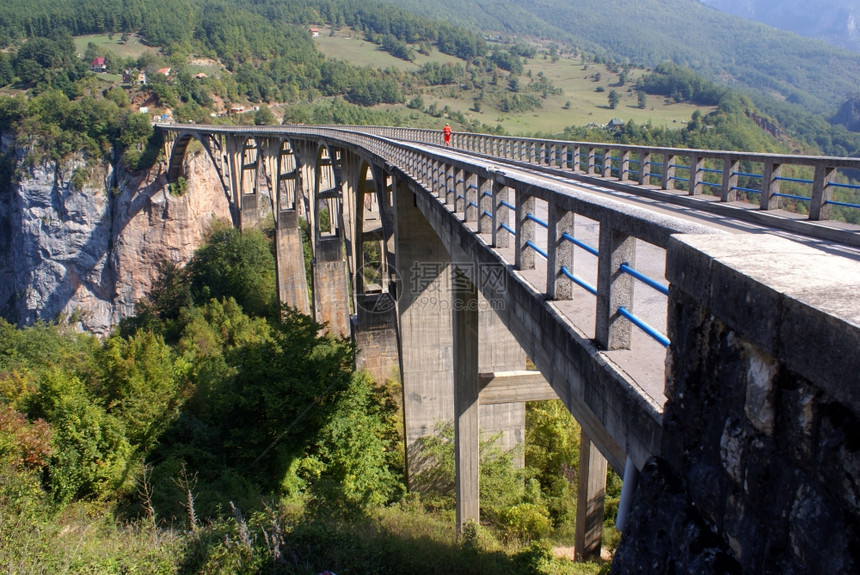 黑山塔拉峡谷大桥图片