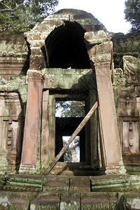 柬埔寨吴哥瓦附近的小寺庙图片