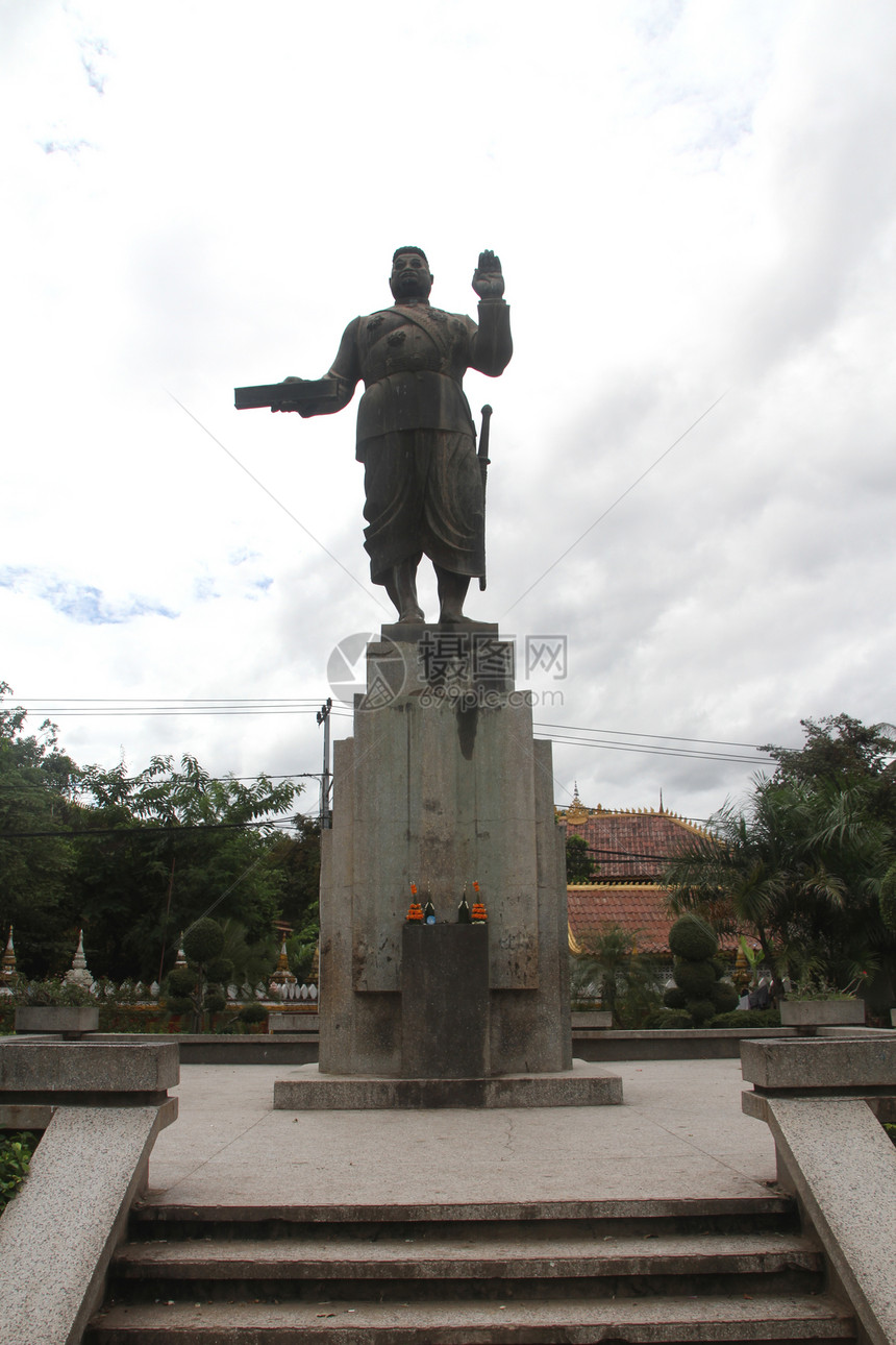 老挝万象的西萨瓦纳贡国王纪念碑图片
