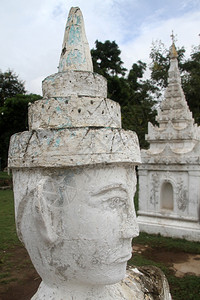 缅甸Mingun的白石神头图片