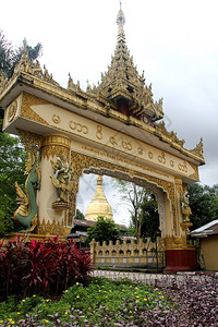 缅甸仰光佛教寺院金门图片